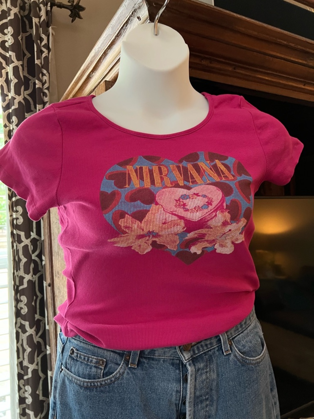 DAYDREAMER Bright Pink Graphic Heart Tee Nirvana EUC Tagged XL could fit M L